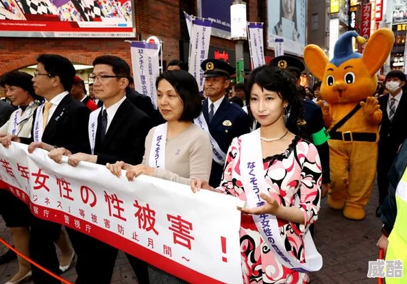 日本三级香港三级人妇三个月据称内容涉及违规拍摄传播现已遭举报并被相关部门调查